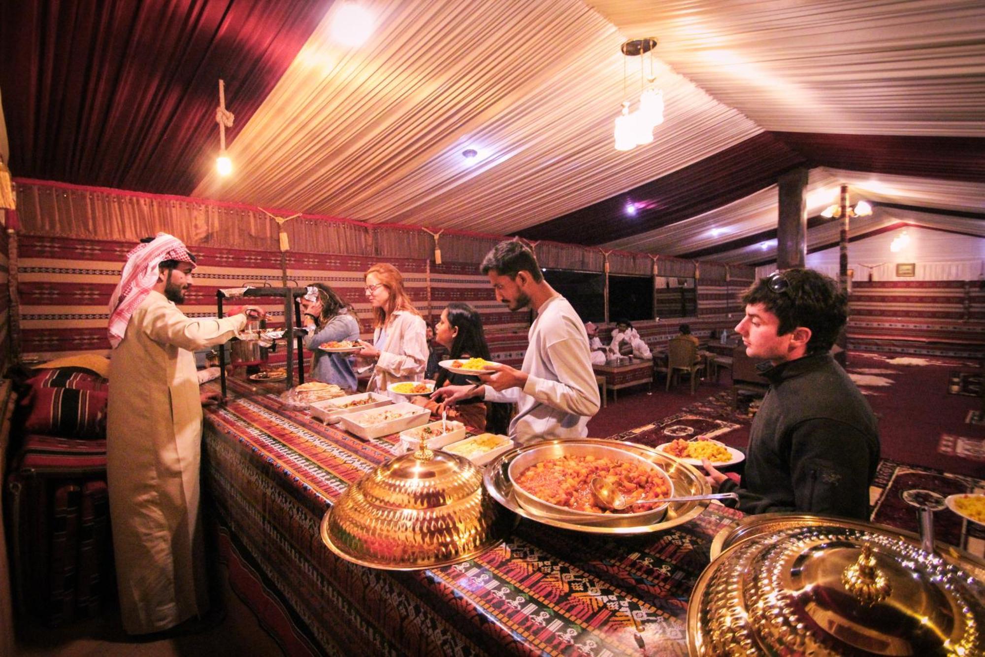 Magic Bedouin Star Hotell Wadi Rum Exteriör bild