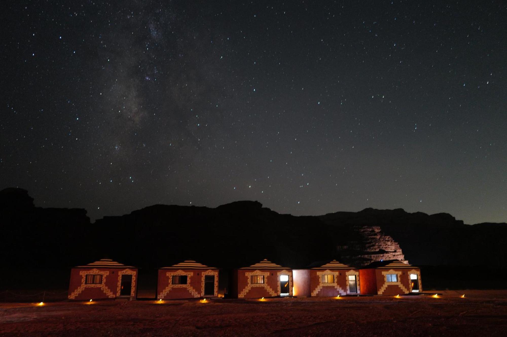 Magic Bedouin Star Hotell Wadi Rum Exteriör bild