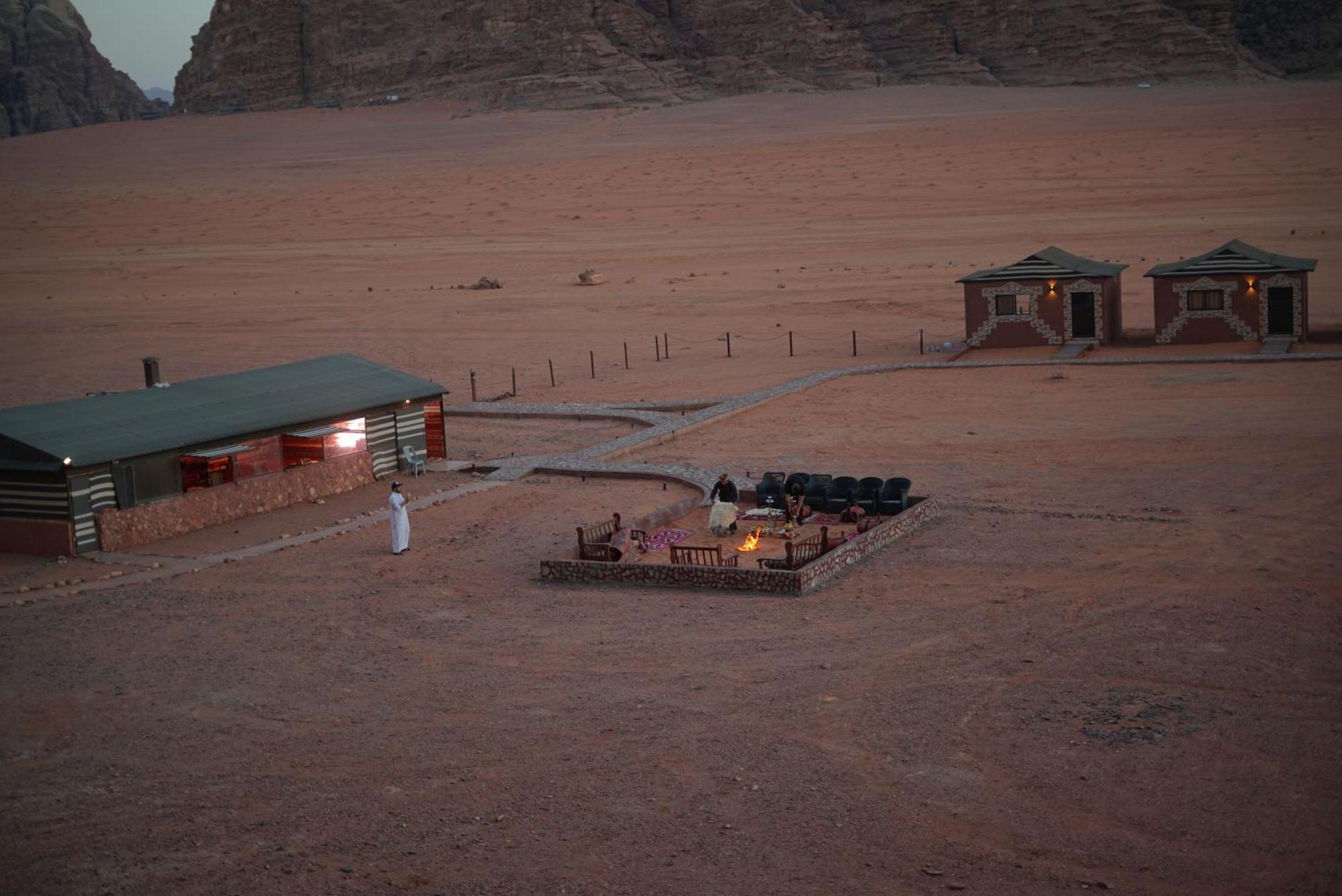 Magic Bedouin Star Hotell Wadi Rum Exteriör bild