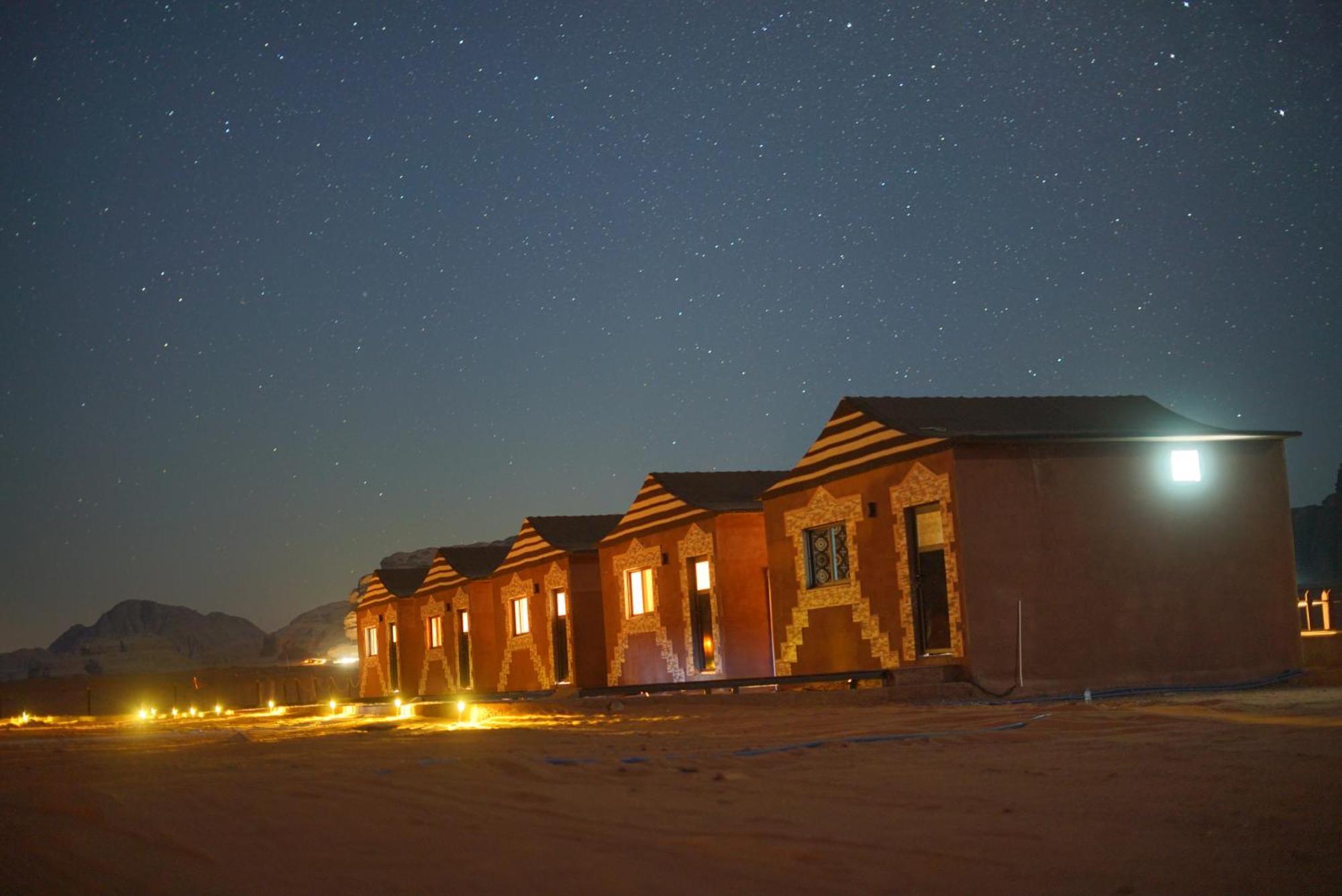 Magic Bedouin Star Hotell Wadi Rum Exteriör bild