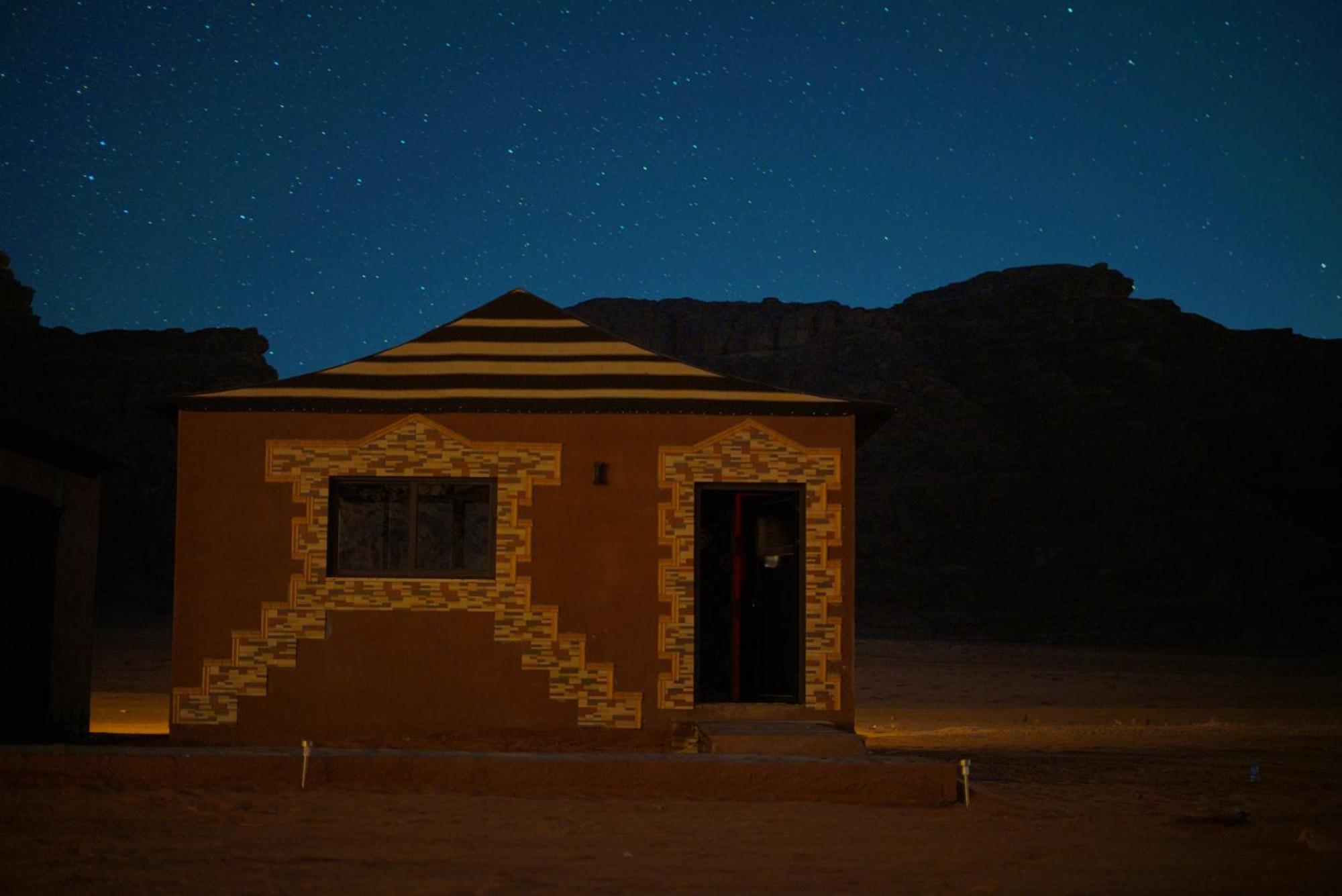 Magic Bedouin Star Hotell Wadi Rum Exteriör bild